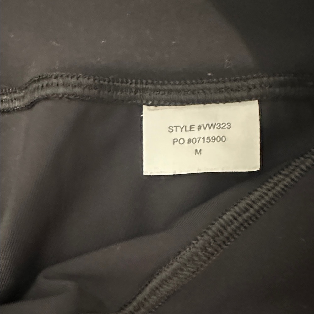 Vuori Black Daily Leggings with drawstring - Picture 2 of 8